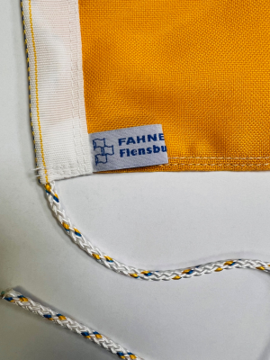 Deutschland Flagge mit Tauende - Befestigung für Fahnenmast